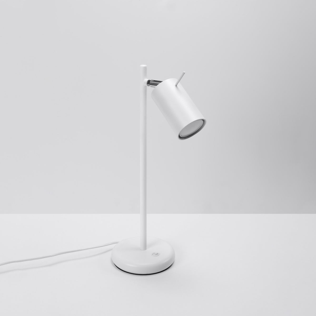 Bordlampe RING hvid med 1 lyskilder – 14.5 × 19.5 × 43 cm – SL.1090
