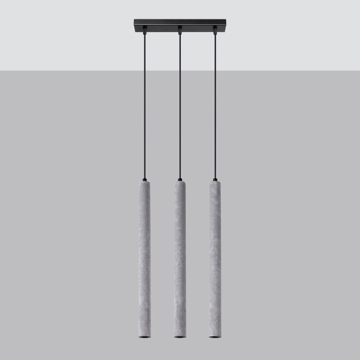 Pendellampe PASTELO 3L i beton med 3 lyskilder – 30 × 3.5 × 110 cm – SL.1272