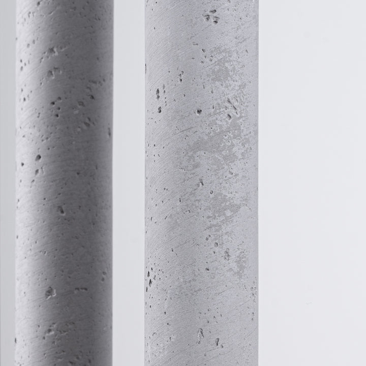 Pendellampe PASTELO 5P i beton med 5 lyskilder – 25 × 25 × 110 cm – SL.1275
