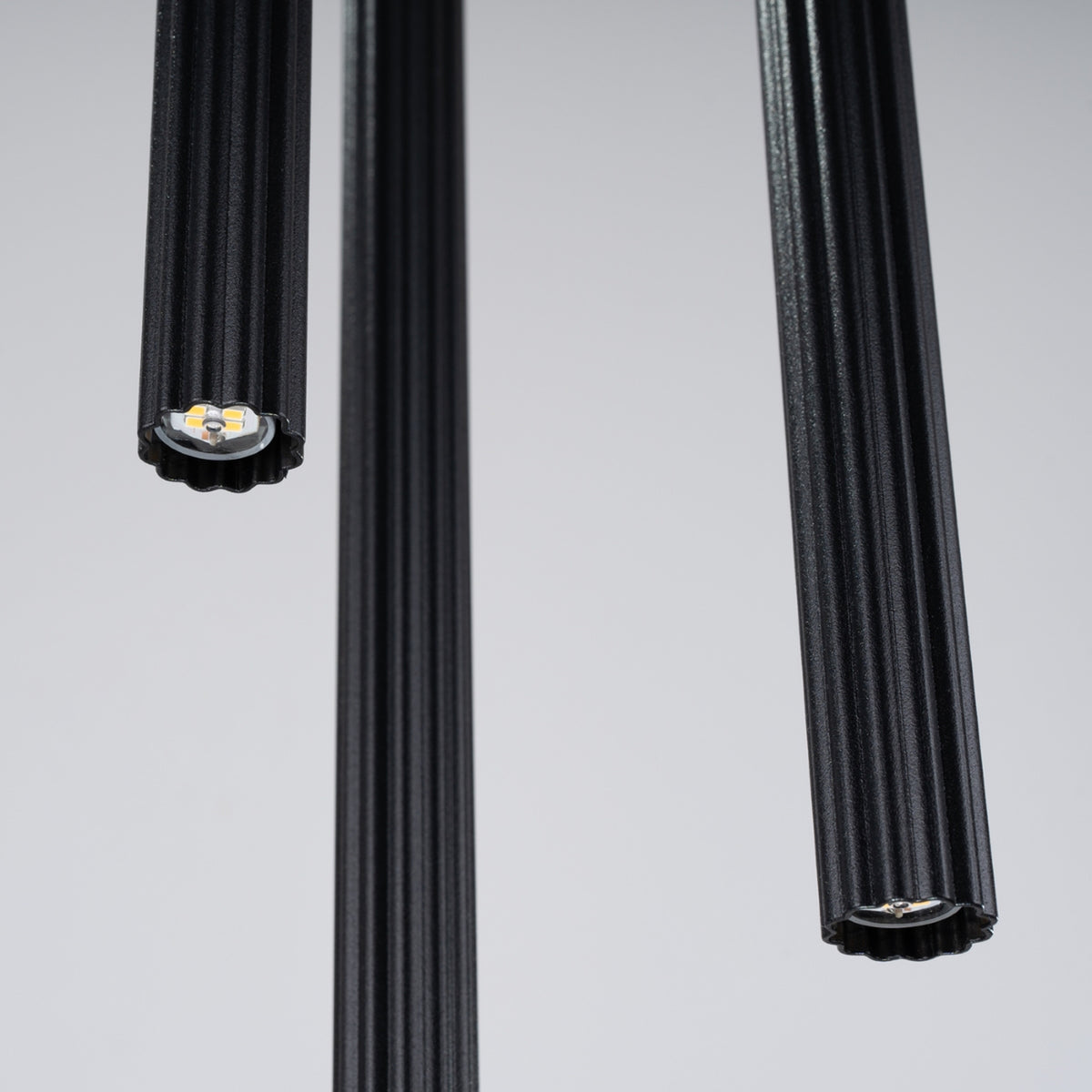 Pendellampe ARCHE 3P sort – G9 3 lyskilder stål 20 × 20 × 120 cm IP20