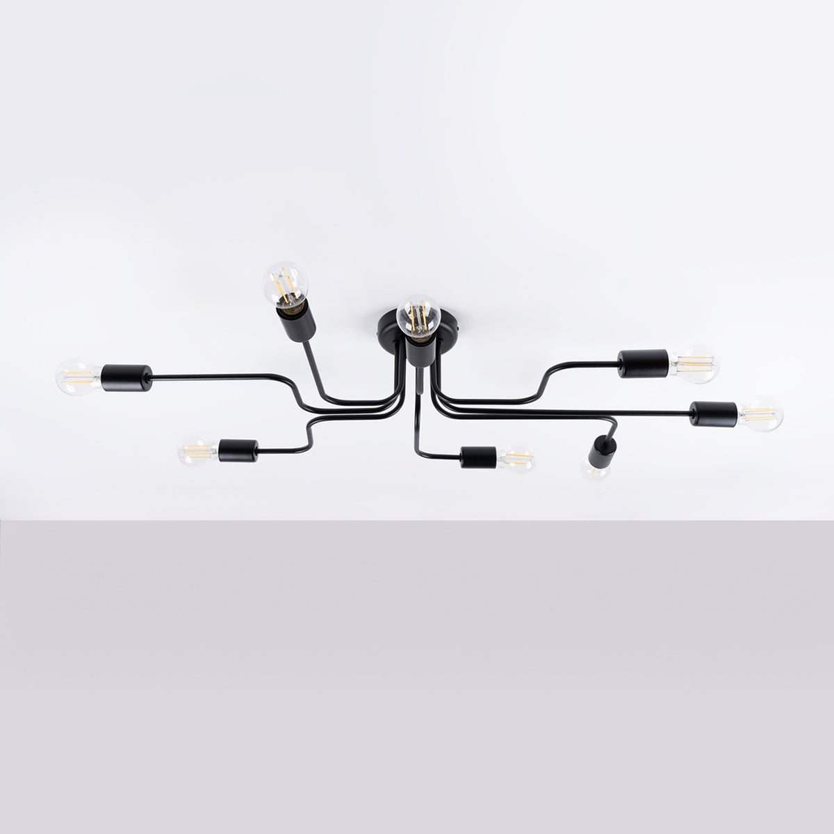 Lysekrone VECTOR 8 sort med 8 lyskilder – 103 × 56 × 15.5 cm – SL.1448