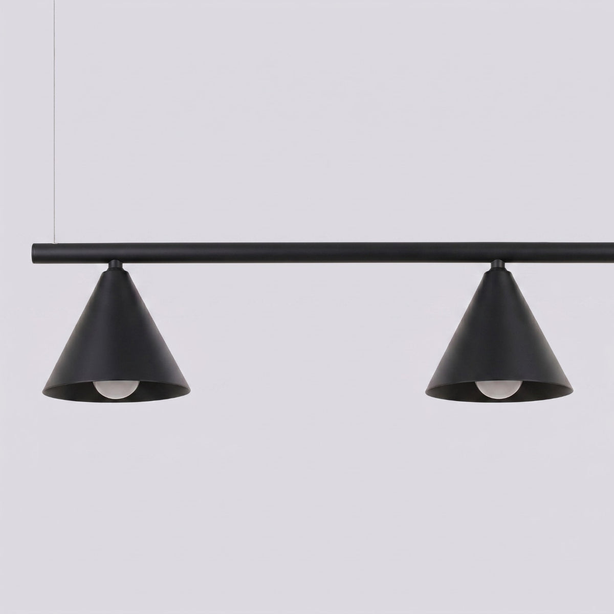 Lysekrone NOX 4L sort med 4 lyskilder – 122 × 14 × 215 cm – SL.2552
