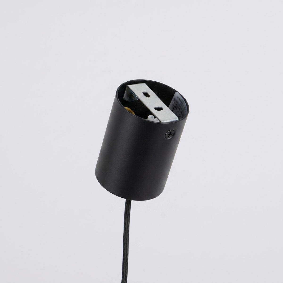 Lysekrone NOX 4L sort med 4 lyskilder – 122 × 14 × 215 cm – SL.2552